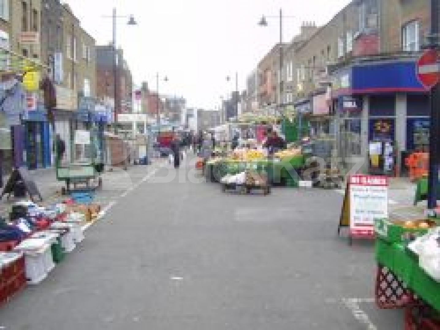 			3 Bedroom, 1 bath, 1 reception Flat			 Chapel Market, ANGEL N1